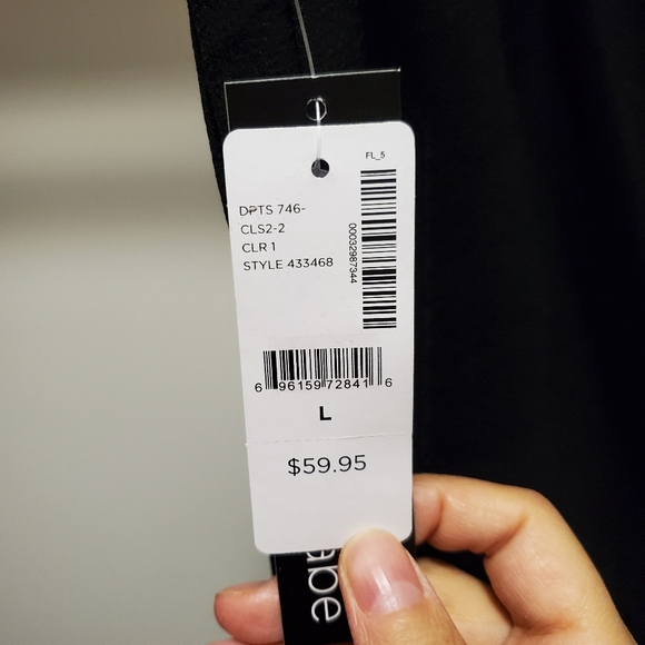 @NWT@2 for 30$,thyme maternity ankle pants, size L - Picture 5 of 7